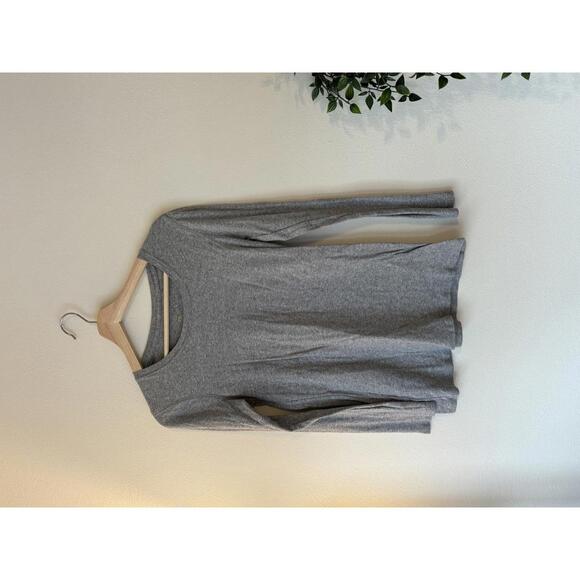 Motherhood Maternity Tops - Women's Motherhood Maternity Gray Long Sleeve XL‎ Tee Shirt RUNS SMALL